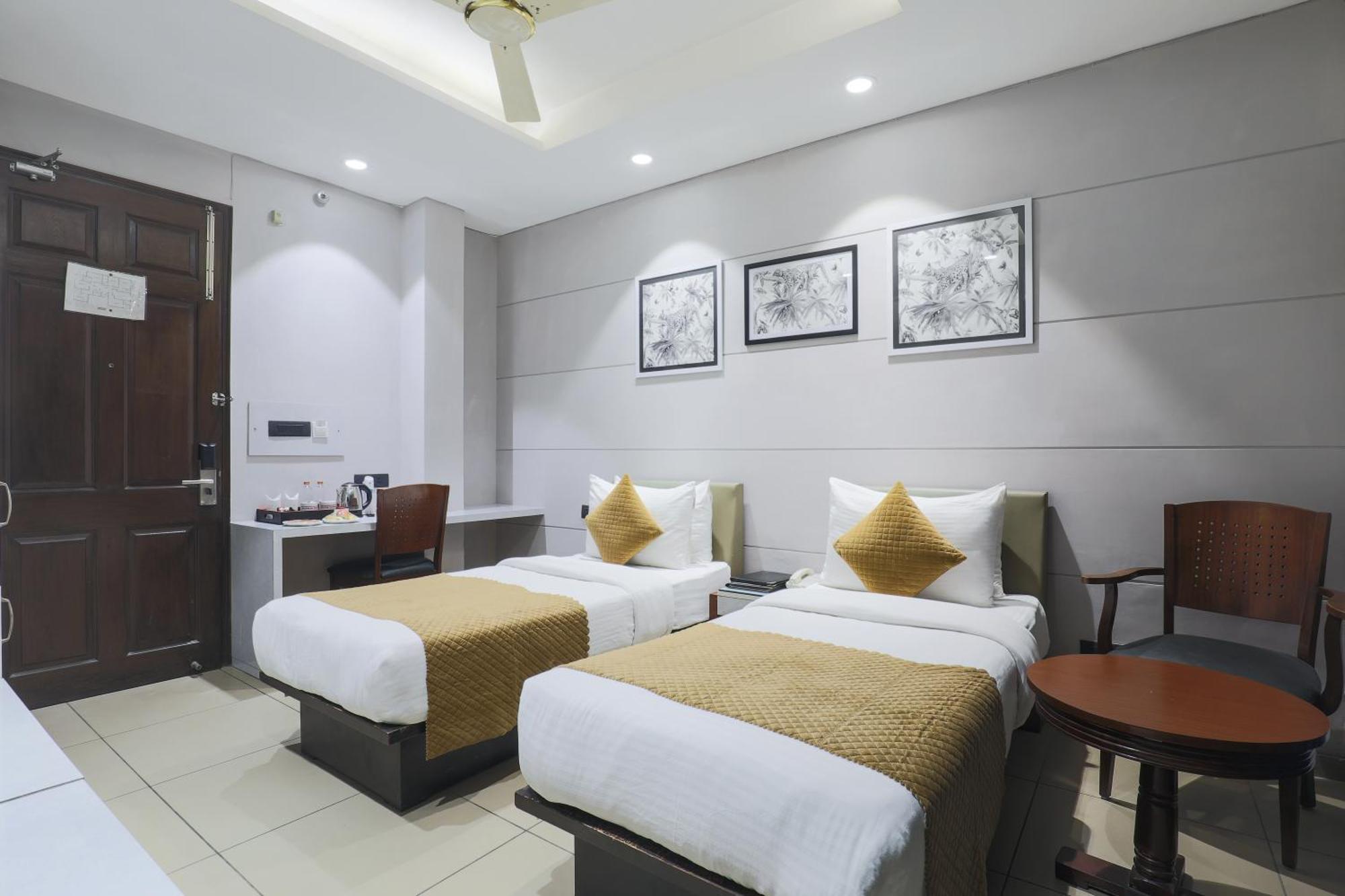 Cosy Grand, Chanakyapuri By The Cosy Hotel 4*