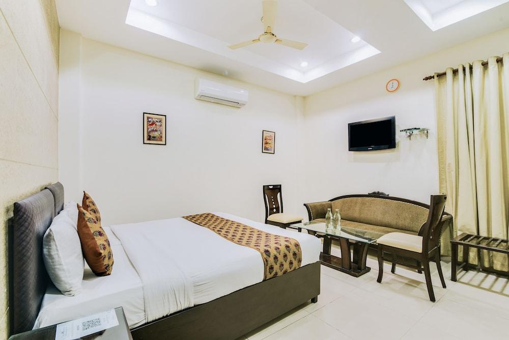 Cosy Grand, Chanakyapuri By The Cosy Hotel