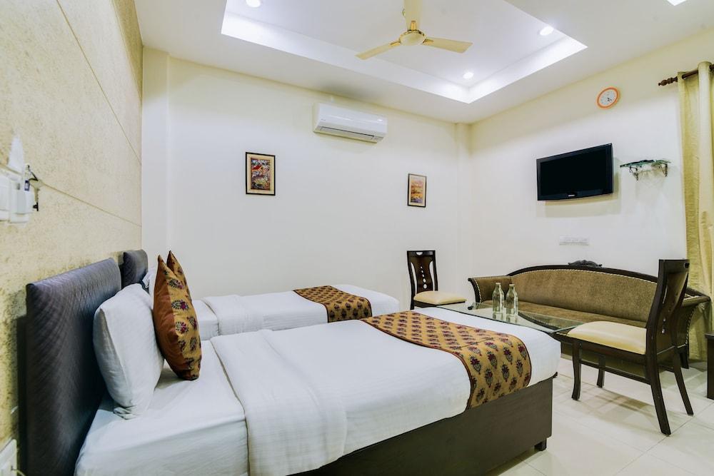Cosy Grand, Chanakyapuri By The Cosy Hotel 4*