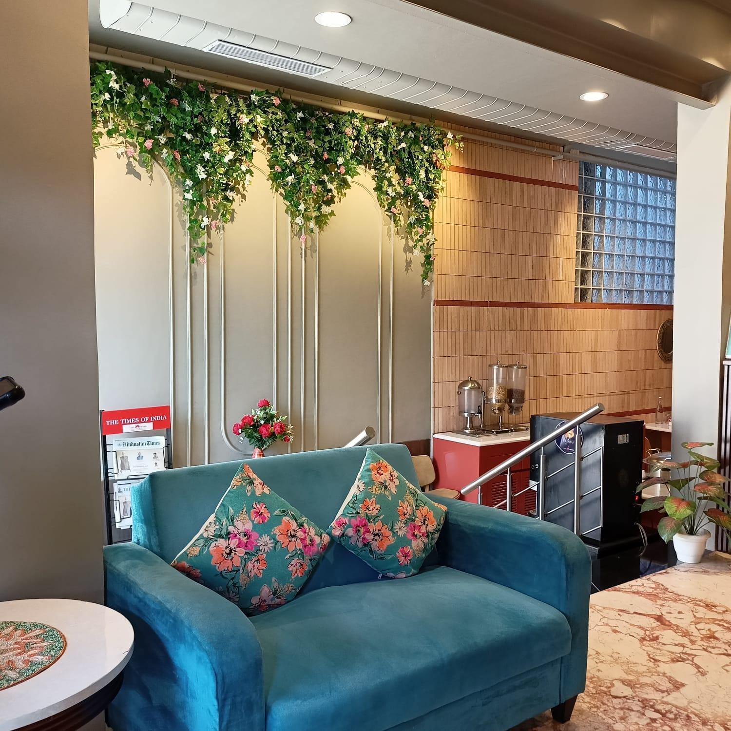 Hotel Cosy Grand, Chanakyapuri By The Cosy