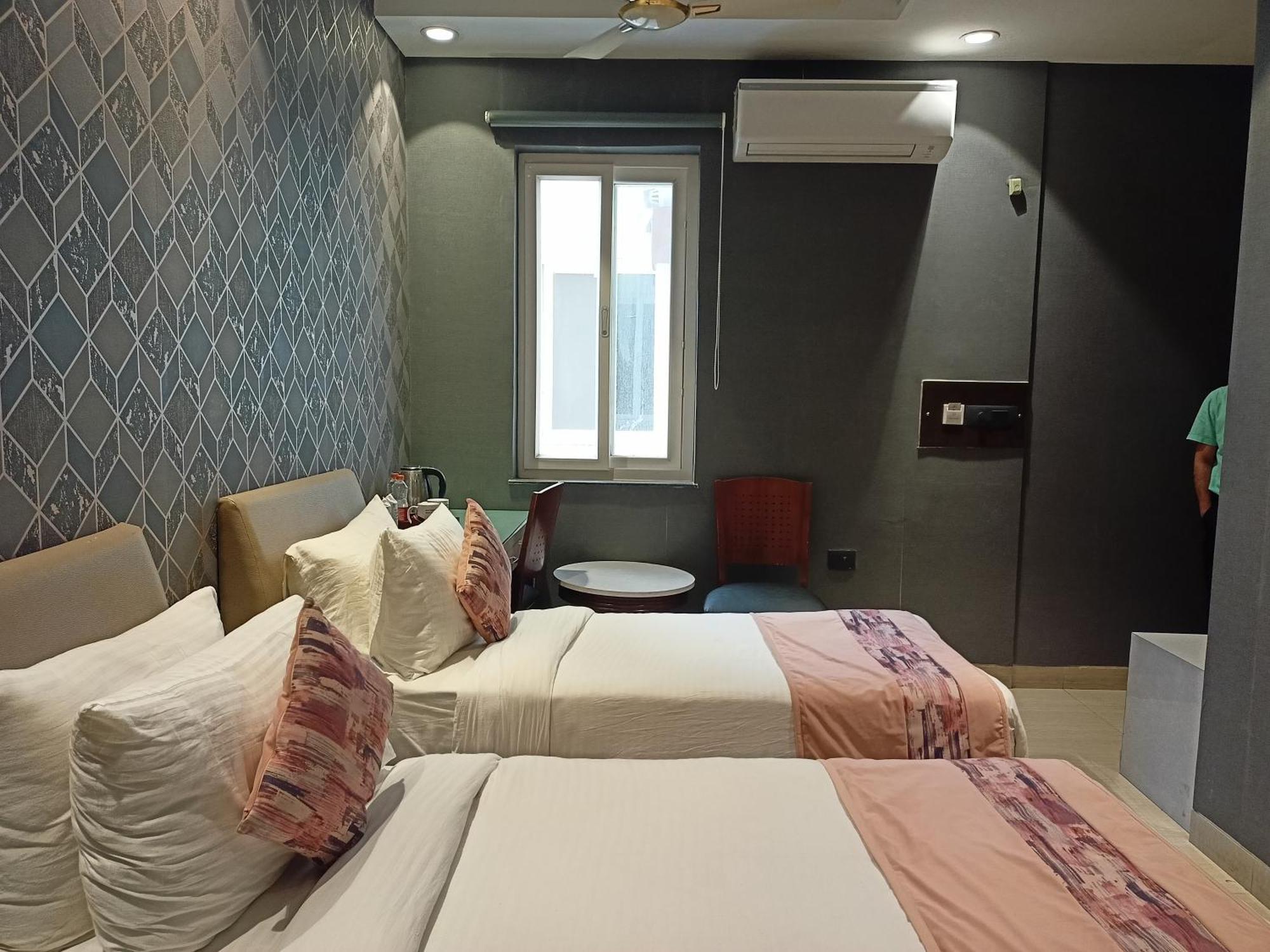 Cosy Grand, Chanakyapuri By The Cosy Hotel