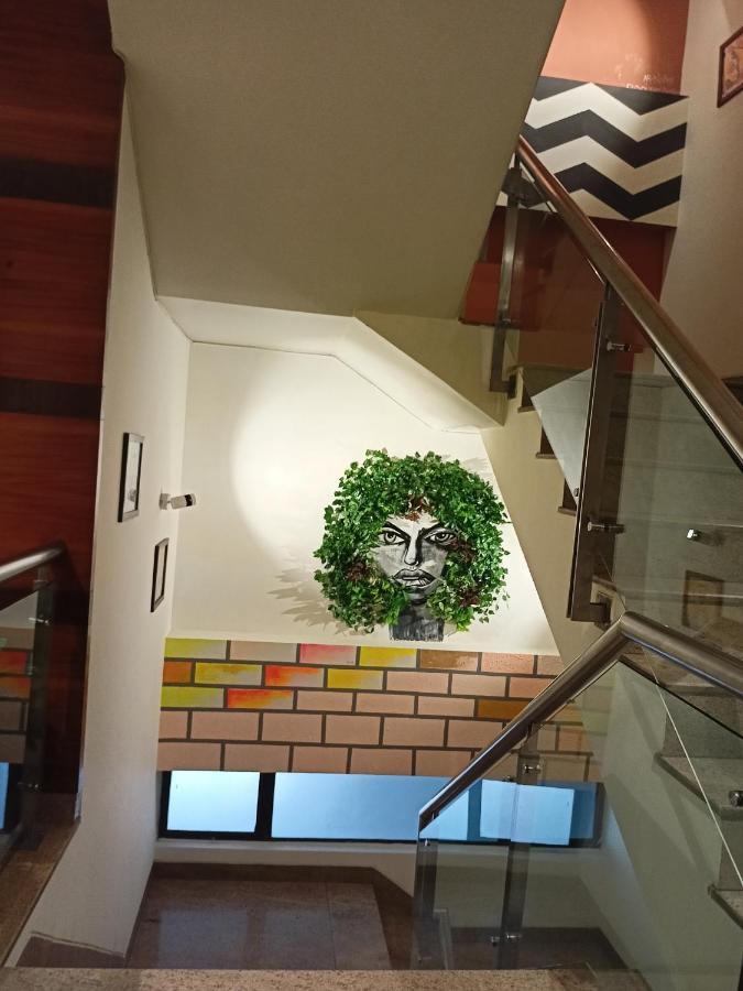 Hotel Cosy Grand, Chanakyapuri By The Cosy 4*