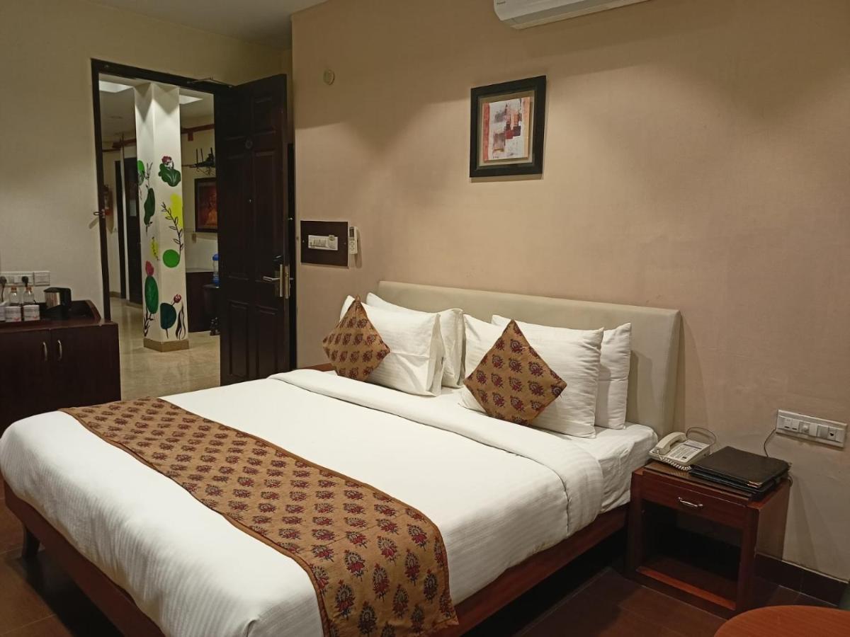 Cosy Grand, Chanakyapuri By The Cosy 4*